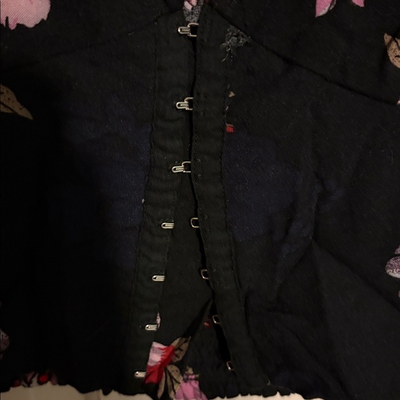 Wild Fable Black Floral Blouse - Picture 3 of 5